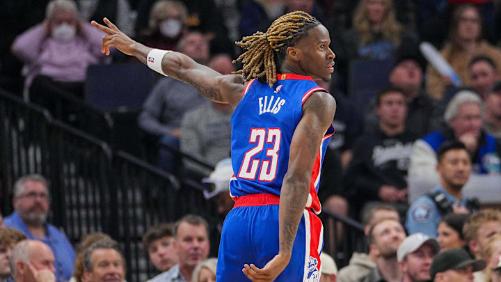 Nov 27, 2024; Minneapolis, Minnesota, USA; Sacramento Kings guard Keon Ellis (23) celebrates after his basket against the Minnesota Timberwolves in the second quarter at Target Center. Mandatory Credit: Brad Rempel-Imagn Images Nov 27, 2024; Minneapolis, Minnesota, USA; Sacramento Kings guard Keon Ellis (23) celebrates after his basket against the Minnesota Timberwolves in the second quarter at Target Center. Mandatory Credit: Brad Rempel-Imagn Images