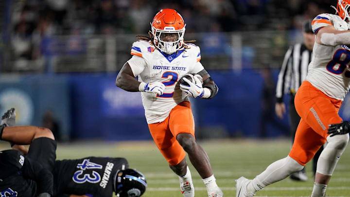 Nov 16, 2024; San Jose, California, USA; Boise State Broncos running back Ashton Jeanty (2) runs for a touchdown against the San Jose State Spartans in the third quarter at CEFCU Stadium. Mandatory Credit: Cary Edmondson-Imagn Images