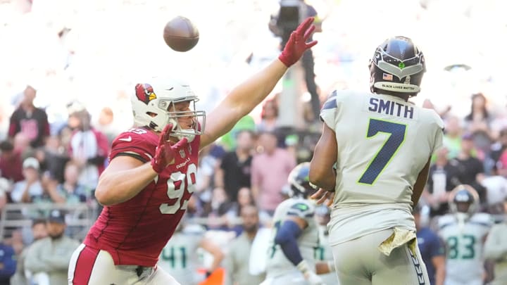 Nov 6, 2022; Phoenix, Ariz., United States; Arizona Cardinals defensive end J.J. Watt (99) pressures Seattle Seahawks quarterback Geno Smith (7) during the first quarter at State Farm Stadium. Mandatory Credit: Michael Chow-Arizona Republic
Nfl Cardinals Vs Seahawks Seattle Seahawks At Arizona Cardinals Nov 6, 2022; Phoenix, Ariz., United States; Arizona Cardinals defensive end J.J. Watt (99) pressures Seattle Seahawks quarterback Geno Smith (7) during the first quarter at State Farm Stadium. Mandatory Credit: Michael Chow-Arizona Republic
Nfl Cardinals Vs Seahawks Seattle Seahawks At Arizona Cardinals
