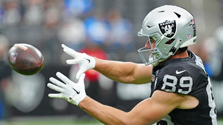 Las Vegas Raiders tight end Brock Bowers (89) warms up before a game against the Los Angeles Chargers at Allegiant Stadium. Las Vegas Raiders tight end Brock Bowers (89) warms up before a game against the Los Angeles Chargers at Allegiant Stadium.