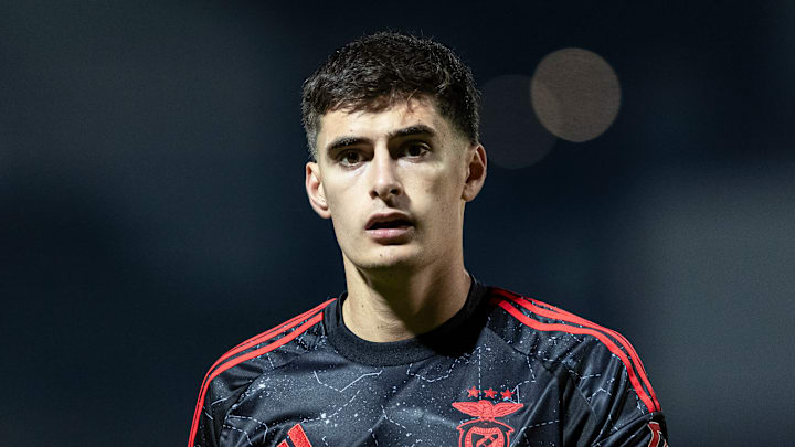 AVS v Sport Lisboa e Benfica - Liga Portugal Betclic