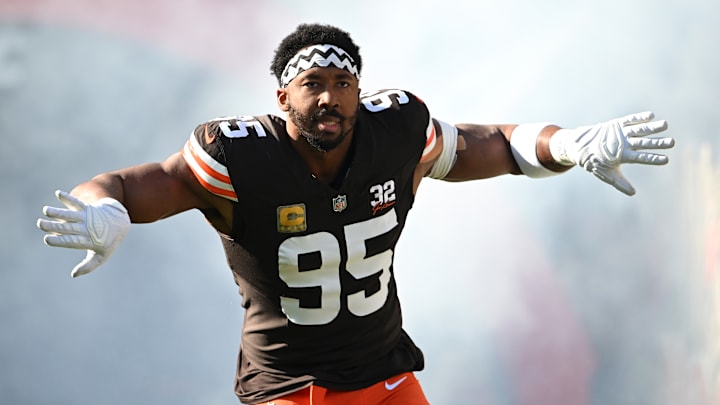 Pittsburgh Steelers v Cleveland Browns
