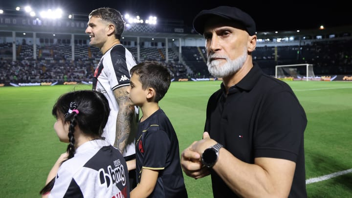Álvaro Pacheco comandou o Vasco em apenas quatro jogos.