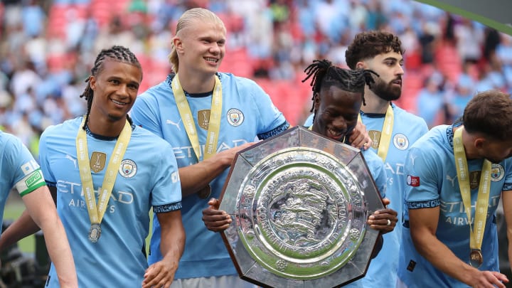 Manchester City começou a temporada 2024/25 com título ao bater o Manchester United no derby