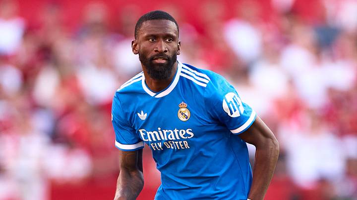 Antonio Rudiger bleibt für ein weiteres Jahr bei Real Madrid Antonio Rudiger bleibt für ein weiteres Jahr bei Real Madrid