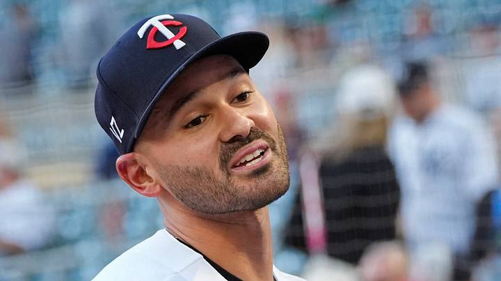 Sep 15, 2026; Minneapolis, Minnesota, USA; Minnesota Twins starting pitcher Pablo Lopez (49) walks off the field after accepting the Roberto Clemente Award as the Twins recipient before the game with the New York Yankees at Target Field. Mandatory Credit: Bruce Kluckhohn-Imagn Images Sep 15, 2026; Minneapolis, Minnesota, USA; Minnesota Twins starting pitcher Pablo Lopez (49) walks off the field after accepting the Roberto Clemente Award as the Twins recipient before the game with the New York Yankees at Target Field. Mandatory Credit: Bruce Kluckhohn-Imagn Images