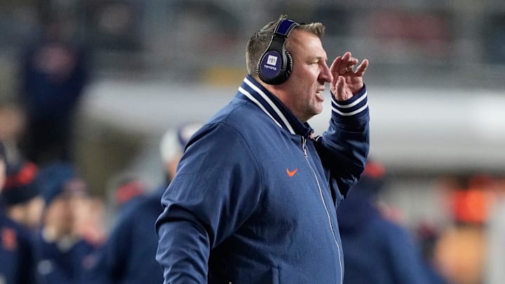 Nov 22, 2025; Madison, Wisconsin, USA; Illinois Fighting Illini head coach Bret Bielema yells to his players during the second half against the Wisconsin Badgers at Camp Randall Stadium. Mandatory Credit: Kayla Wolf-Imagn Images Nov 22, 2025; Madison, Wisconsin, USA; Illinois Fighting Illini head coach Bret Bielema yells to his players during the second half against the Wisconsin Badgers at Camp Randall Stadium. Mandatory Credit: Kayla Wolf-Imagn Images