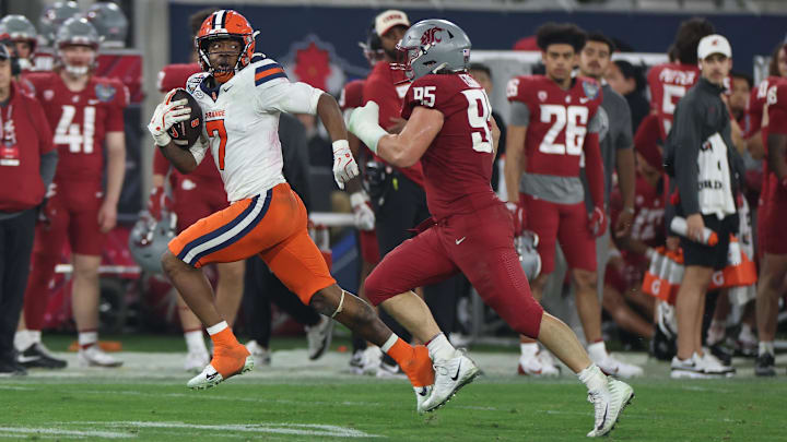 At Syracuse Jackson Meeks developed into a 1,000-yard receiver under former New England Patriot assistant coach Ross Douglas. Now Douglas coaches the Ducks' wideouts.