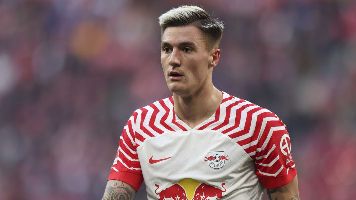 Benjamin Sesko va poursuivre une saison de plus avec le RB Leipzig. Benjamin Sesko va poursuivre une saison de plus avec le RB Leipzig.