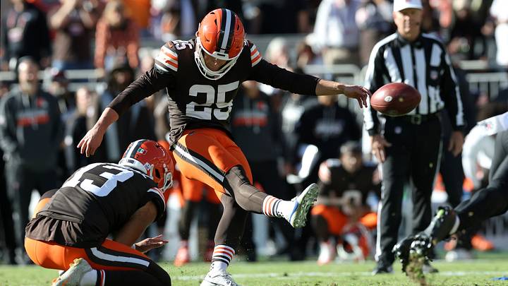 Oct 18, 2026; Cleveland, Ohio, USA; Cleveland Browns kicker Andre Szmyt (25) kicks the game winning field goal on a hold from punter Corey Bojorquez (13) in the fourth quarter against the Baltimore Ravens at Huntington Bank Field. Mandatory Credit: Scott Galvin-Imagn Images Oct 18, 2026; Cleveland, Ohio, USA; Cleveland Browns kicker Andre Szmyt (25) kicks the game winning field goal on a hold from punter Corey Bojorquez (13) in the fourth quarter against the Baltimore Ravens at Huntington Bank Field. Mandatory Credit: Scott Galvin-Imagn Images
