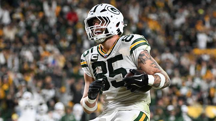 Green Bay Packers tight end Tucker Kraft (85) celebrates his touchdown against the Pittsburgh Steelers during the fourth quarter at Acrisure Stadium. Mandatory Credit: Barry Reeger-Imagn Images