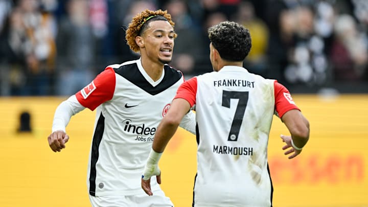 Die Stürmer Hugo Ekitike und Omar Marmoush 