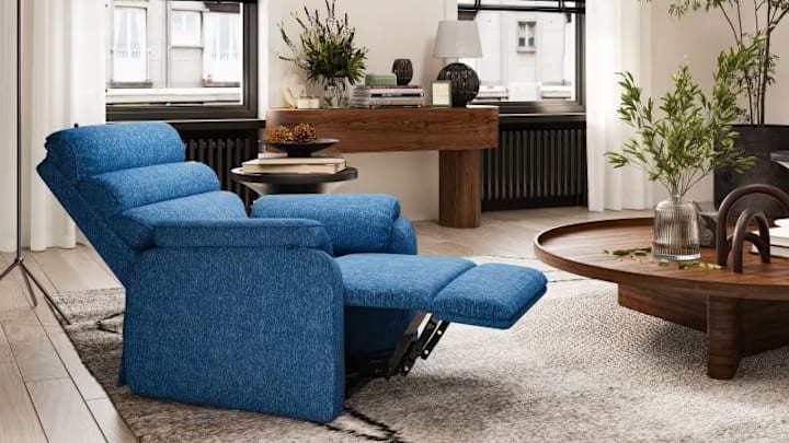 Introducing FlexiSpot's New Recliner - XL6 Power Lift Recliner w/ Massage & Heat & Headrest for Ultimate Comfort! Image courtesy FlexiSpot 
