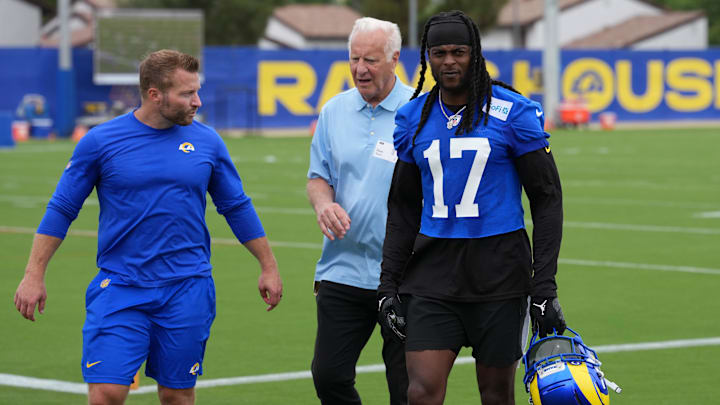 May 28, 2025; Woodland Hills, CA, USA; Los Angeles Rams coach Sean McVay (left) and receiver Davante Adams (17) talks with sports agent Frank Bauer (center) during organized team activities at Rams Practice Facility. Mandatory Credit: Kirby Lee-Imagn Images May 28, 2025; Woodland Hills, CA, USA; Los Angeles Rams coach Sean McVay (left) and receiver Davante Adams (17) talks with sports agent Frank Bauer (center) during organized team activities at Rams Practice Facility. Mandatory Credit: Kirby Lee-Imagn Images