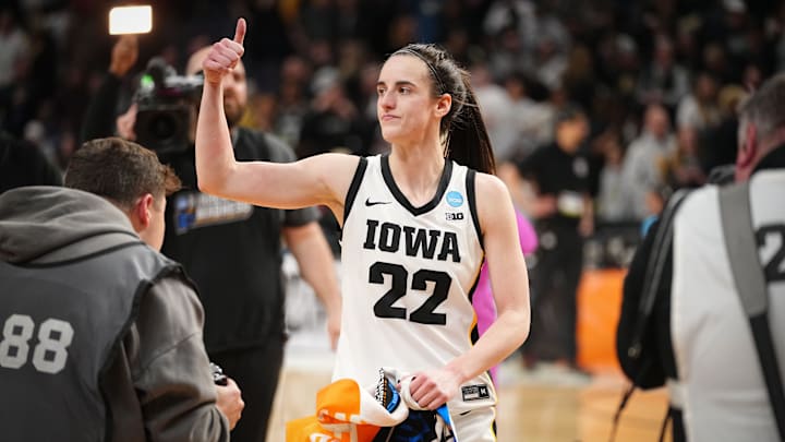 Iowa Hawkeyes guard Caitlin Clark (22) gives a thumbs up to the crowd after the Sweet 16 round of the NCAA Women's Basketball Tournament at MVP Arena, Saturday, March 30, 2024 in Albany, N.Y.