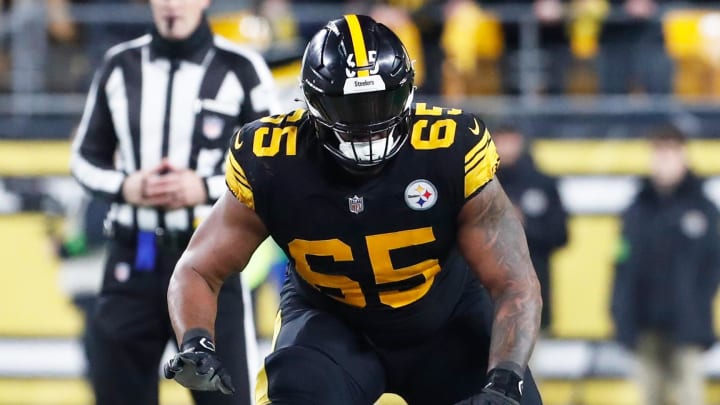 Dec 7, 2023; Pittsburgh, Pennsylvania, USA;  Pittsburgh Steelers offensive tackle Dan Moore Jr. (65)