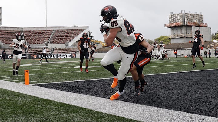 Apr 16, 2022; Corvallis, OR, USA; Oregon State Beavers tight end Bryce Caufield (89) is unable to score a touchdown as Oregon State Beavers defensive back Tyeson Thomas (25) defends during the Oregon State spring football game at Reser Stadium. Mandatory Credit: Soobum Im-Imagn Images Apr 16, 2022; Corvallis, OR, USA; Oregon State Beavers tight end Bryce Caufield (89) is unable to score a touchdown as Oregon State Beavers defensive back Tyeson Thomas (25) defends during the Oregon State spring football game at Reser Stadium. Mandatory Credit: Soobum Im-Imagn Images