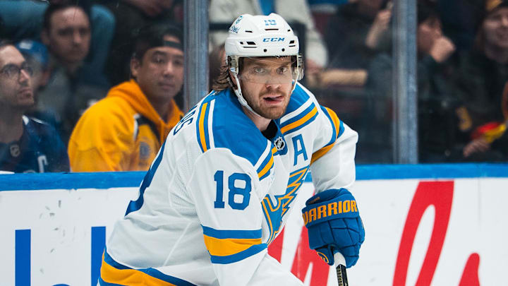 Oct 13, 2025; Vancouver, British Columbia, CAN; St. Louis Blues forward Robert Thomas (18) handles the puck against the Vancouver Canucks in the third period at Rogers Arena. Mandatory Credit: Bob Frid-Imagn Images Oct 13, 2025; Vancouver, British Columbia, CAN; St. Louis Blues forward Robert Thomas (18) handles the puck against the Vancouver Canucks in the third period at Rogers Arena. Mandatory Credit: Bob Frid-Imagn Images