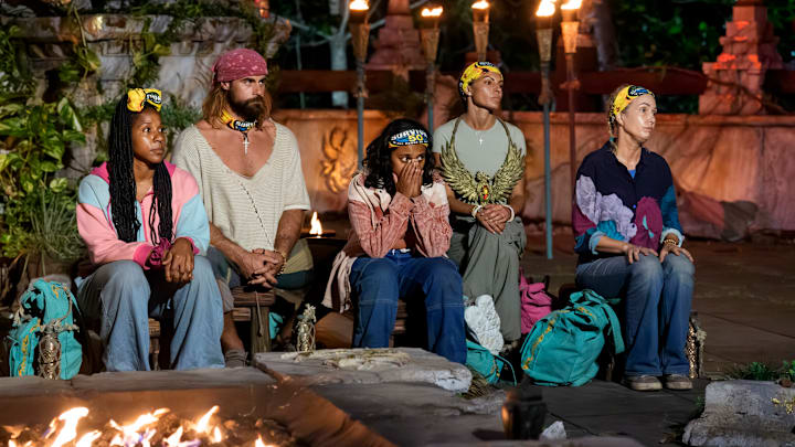 “The Blood Moon” – A mysterious boat arrives delivering an exciting message, “Drop your buffs!” A mad dash ensues when castaways discover that an advantage is hidden deep in the jungle. This week’s mouthwatering challenge reward lifts spirits, but only briefly. A true Survivor first, the dreaded blood moon leads to historic tribal council, on SURVIVOR 50. Photo: Robert Voets/CBS ©2025 CBS Broadcasting, Inc. All Rights Reserved. “The Blood Moon” – A mysterious boat arrives delivering an exciting message, “Drop your buffs!” A mad dash ensues when castaways discover that an advantage is hidden deep in the jungle. This week’s mouthwatering challenge reward lifts spirits, but only briefly. A true Survivor first, the dreaded blood moon leads to historic tribal council, on SURVIVOR 50. Photo: Robert Voets/CBS ©2025 CBS Broadcasting, Inc. All Rights Reserved.