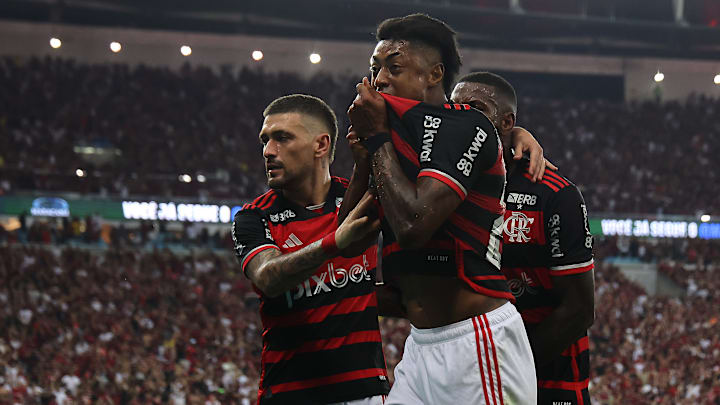Arrascaeta e Bruno Henrique entraram para a história do Flamengo