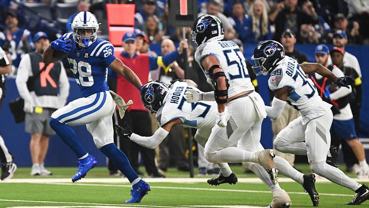 Oct 26, 2025; Indianapolis, Indiana, USA; Indianapolis Colts running back Jonathan Taylor (28) rushes for a touchdown during the second quarter against the Tennessee Titans at Lucas Oil Stadium. Mandatory Credit: Robert Goddin-Imagn Images Oct 26, 2025; Indianapolis, Indiana, USA; Indianapolis Colts running back Jonathan Taylor (28) rushes for a touchdown during the second quarter against the Tennessee Titans at Lucas Oil Stadium. Mandatory Credit: Robert Goddin-Imagn Images