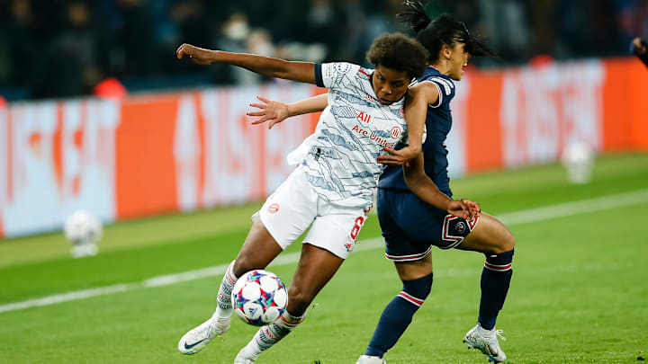 Die Bayern um Lineth Beerensteyn zeigten vor 27.000 Zuschauern im Prinzenpark eine hervorragende Leistung