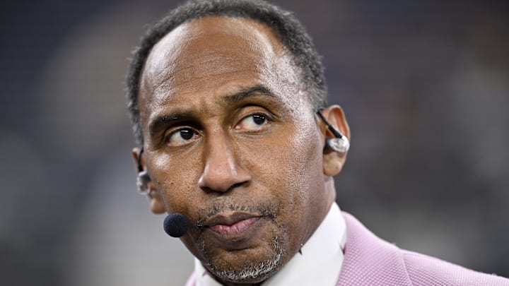 Nov 3, 2025; Arlington, Texas, USA; ESPN commentator Stephen A. Smith looks on before the game between the Dallas Cowboys and the Arizona Cardinals at AT&T Stadium. Mandatory Credit: Jerome Miron-Imagn Images Nov 3, 2025; Arlington, Texas, USA; ESPN commentator Stephen A. Smith looks on before the game between the Dallas Cowboys and the Arizona Cardinals at AT&T Stadium. Mandatory Credit: Jerome Miron-Imagn Images