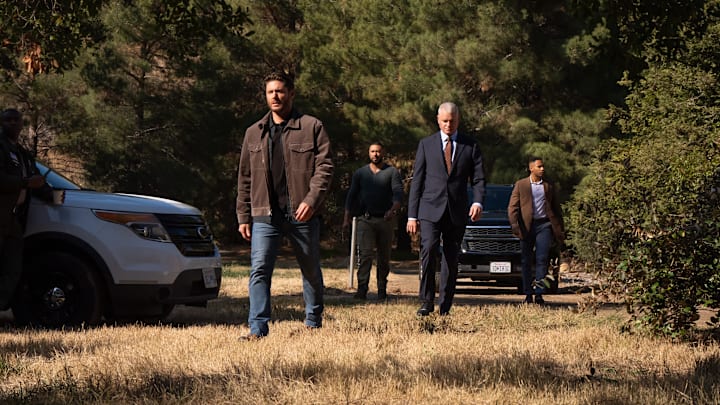 Mark Meachum (Jensen Ackles), Luke Finau (Uli Latukefu), Nathan Blythe (Eric Dane), and Keyonte Bell (Elliot Knight) in COUNTDOWN Photo: ELIZABETH MORRIS © AMAZON CONTENT SERVICES LLC