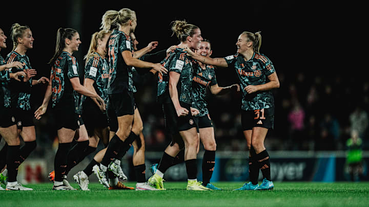 Der FCB im Spiel gegen Bayer Leverkusen Der FCB im Spiel gegen Bayer Leverkusen