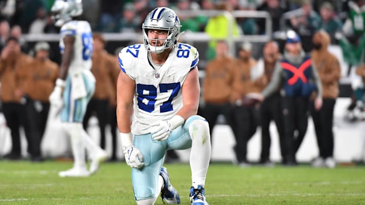 Nov 5, 2023; Philadelphia, Pennsylvania, USA; Dallas Cowboys tight end Jake Ferguson (87) against