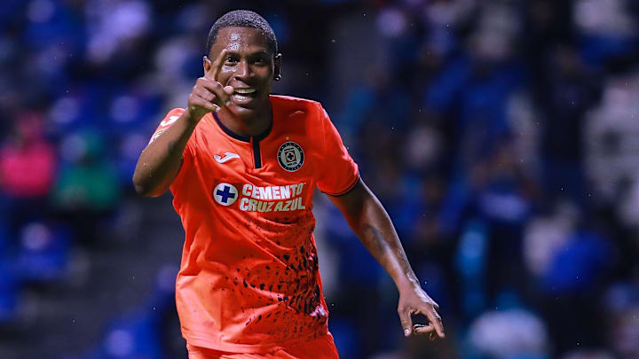 Ausência confirmada e mercado movimentado marcam os bastidores do Santos antes do duelo decisivo deste sábado (19)