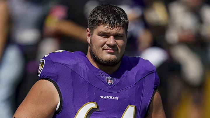 Sep 14, 2025; Baltimore, Maryland, USA; Baltimore Ravens center Tyler Linderbaum (64) before the game against the Cleveland Browns at M&T Bank Stadium. Mandatory Credit: Mitch Stringer-Imagn Images Sep 14, 2025; Baltimore, Maryland, USA; Baltimore Ravens center Tyler Linderbaum (64) before the game against the Cleveland Browns at M&T Bank Stadium. Mandatory Credit: Mitch Stringer-Imagn Images