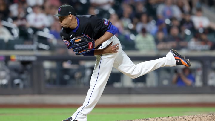 May 24, 2024; New York City, New York, USA; New York Mets relief pitcher Edwin Diaz (39) follows through on a pitch against the San Francisco Giants during the seventh inning at Citi Field. Mandatory Credit: Brad Penner-USA TODAY Sports May 24, 2024; New York City, New York, USA; New York Mets relief pitcher Edwin Diaz (39) follows through on a pitch against the San Francisco Giants during the seventh inning at Citi Field. Mandatory Credit: Brad Penner-USA TODAY Sports