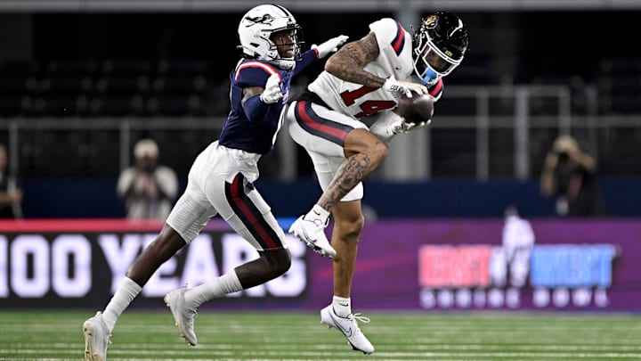 Wide receiver Will Sheppard of Colorado makes a catch with UTSA defensive back Zah Frazier covering. The Bears took Frazier in Round 5.