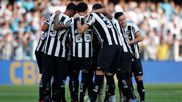 Botafogo cumpre mais um compromisso antes da viagem para disputa do Mundial de Clubes