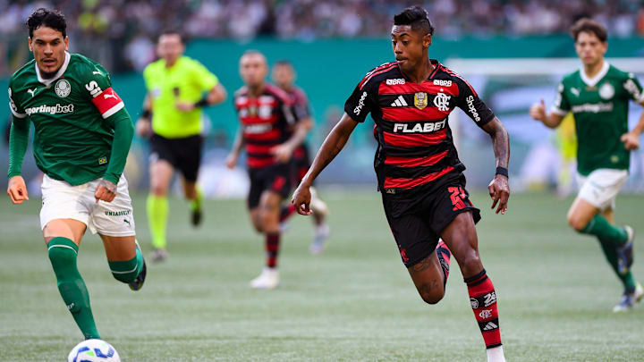 Bruno Henrique perdeu espaço e virou reserva no Flamengo