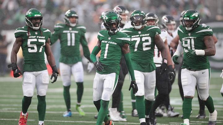 Dec 3, 2023; East Rutherford, New Jersey, USA; New York Jets cornerback Sauce Gardner (1) celebrates with teammates after a defensive stop during the second half against the Atlanta Falcons at MetLife Stadium. Dec 3, 2023; East Rutherford, New Jersey, USA; New York Jets cornerback Sauce Gardner (1) celebrates with teammates after a defensive stop during the second half against the Atlanta Falcons at MetLife Stadium.