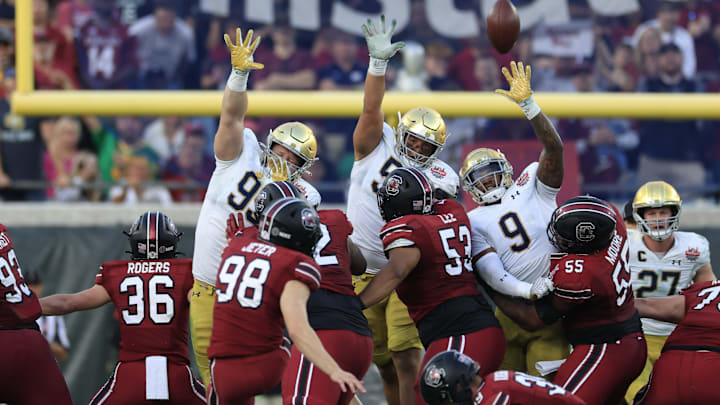 South Carolina football kicker Mitch Jeter is headed to play for the Notre Dame Fighting Irish.