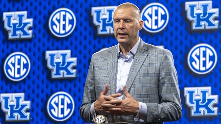 Kentucky Wildcats head coach Mark Pope talks with the media 