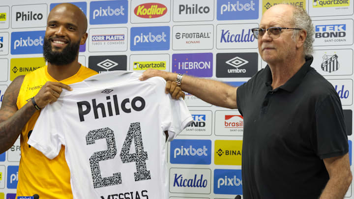 Ex-Ceará, Messias é apresentado no Santos e explica escolha pelo número 24: “Sou fã do Kobe”.