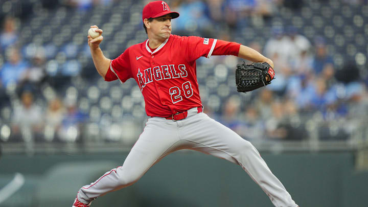 Sep 4, 2025; Kansas City, Missouri, USA; Los Angeles Angels starting pitcher Kyle Hendricks (28) pitches during the first inning against the Kansas City Royals at Kauffman Stadium. Mandatory Credit: Jay Biggerstaff-Imagn Images Sep 4, 2025; Kansas City, Missouri, USA; Los Angeles Angels starting pitcher Kyle Hendricks (28) pitches during the first inning against the Kansas City Royals at Kauffman Stadium. Mandatory Credit: Jay Biggerstaff-Imagn Images