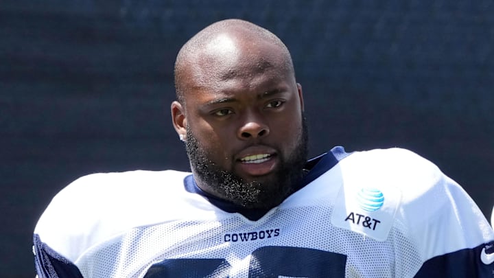 Dallas Cowboys guard Robert Jones (65)