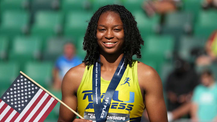 Jul 9, 2023; Eugene, OR, USA; Shawnti Jackson poses after winning the U20 women's 200m in a meet record 22.48 during the USATF Championships at Hayward Field. Mandatory Credit: Kirby Lee-Imagn Images Jul 9, 2023; Eugene, OR, USA; Shawnti Jackson poses after winning the U20 women's 200m in a meet record 22.48 during the USATF Championships at Hayward Field. Mandatory Credit: Kirby Lee-Imagn Images