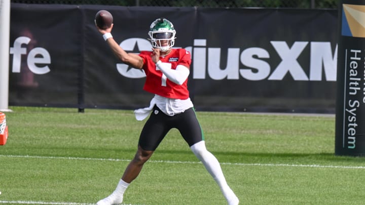 Jul 23, 2025; Florham Park, NY, USA; New York Jets quarterback Justin Fields (7) participates in a drill during training camp at Atlantic Health Jets Training Center. Mandatory Credit: John Jones-Imagn Images