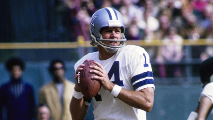 Dallas Cowboys quarterback Craig Morton in action against the Green Bay Packers at the Milwaukee County Stadium. 