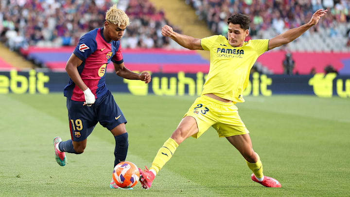 Barcelona e Villarreal duelam no El Madrigal neste domingo, 21