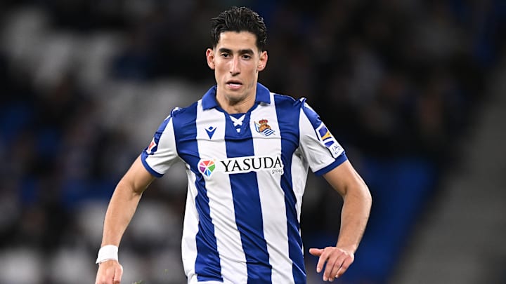 Le défenseur marocain, Nayef Aguerd, est toujours sous contrat avec West Ham United.