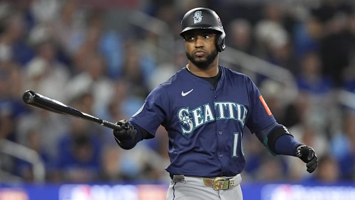 Oct 20, 2025; Toronto, Ontario, CAN; Seattle Mariners right fielder Victor Robles (10) reacts after walking in the seventh inning against the Toronto Blue Jays during game seven of the ALCS round for the 2025 MLB playoffs at Rogers Centre. Mandatory Credit: John E. Sokolowski-Imagn Images Oct 20, 2025; Toronto, Ontario, CAN; Seattle Mariners right fielder Victor Robles (10) reacts after walking in the seventh inning against the Toronto Blue Jays during game seven of the ALCS round for the 2025 MLB playoffs at Rogers Centre. Mandatory Credit: John E. Sokolowski-Imagn Images