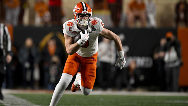 Dec 21, 2024; Austin, Texas, USA; Clemson Tigers tight end Jake Briningstool (9) in action during the game between the Texas Longhorns and the Clemson Tigers in the CFP National Playoff First Round at Darrell K Royal-Texas Memorial Stadium. Mandatory Credit: Jerome Miron-Imagn Images Dec 21, 2024; Austin, Texas, USA; Clemson Tigers tight end Jake Briningstool (9) in action during the game between the Texas Longhorns and the Clemson Tigers in the CFP National Playoff First Round at Darrell K Royal-Texas Memorial Stadium. Mandatory Credit: Jerome Miron-Imagn Images