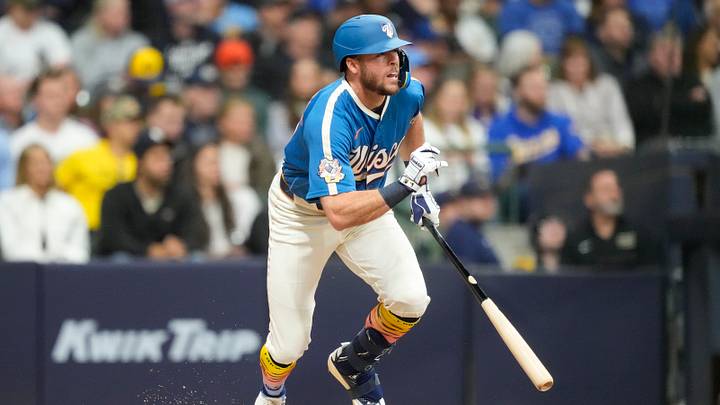 May 8, 2026; Milwaukee, Wisconsin, USA; Milwaukee Brewers left fielder Brandon Lockridge (20) hits an RBI single during the third inning against the New York Yankees at American Family Field. Mandatory Credit: Jeff Hanisch-Imagn Images May 8, 2026; Milwaukee, Wisconsin, USA; Milwaukee Brewers left fielder Brandon Lockridge (20) hits an RBI single during the third inning against the New York Yankees at American Family Field. Mandatory Credit: Jeff Hanisch-Imagn Images